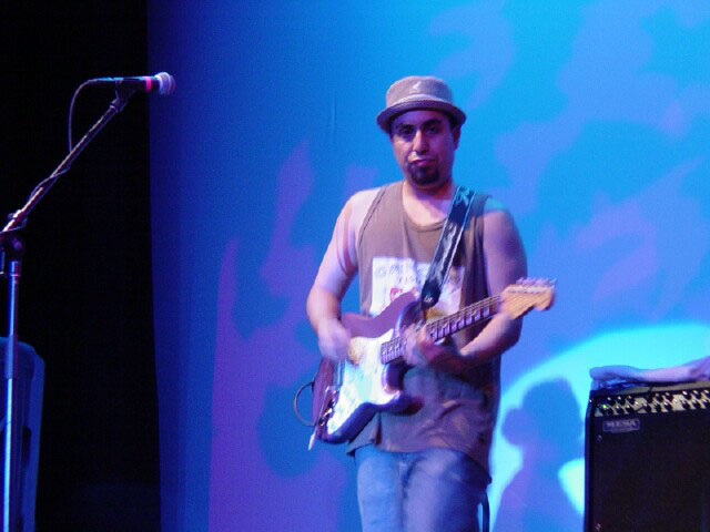 8-26-2002CHICOi0030