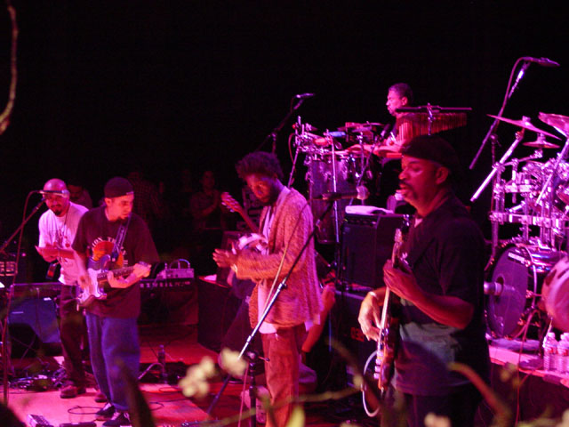 Saul&OzomatliGuitarist1-30-03