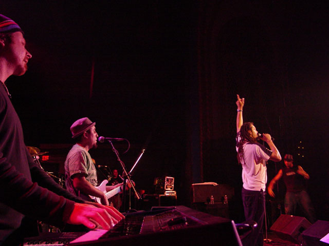 3Sidestage2-11-03